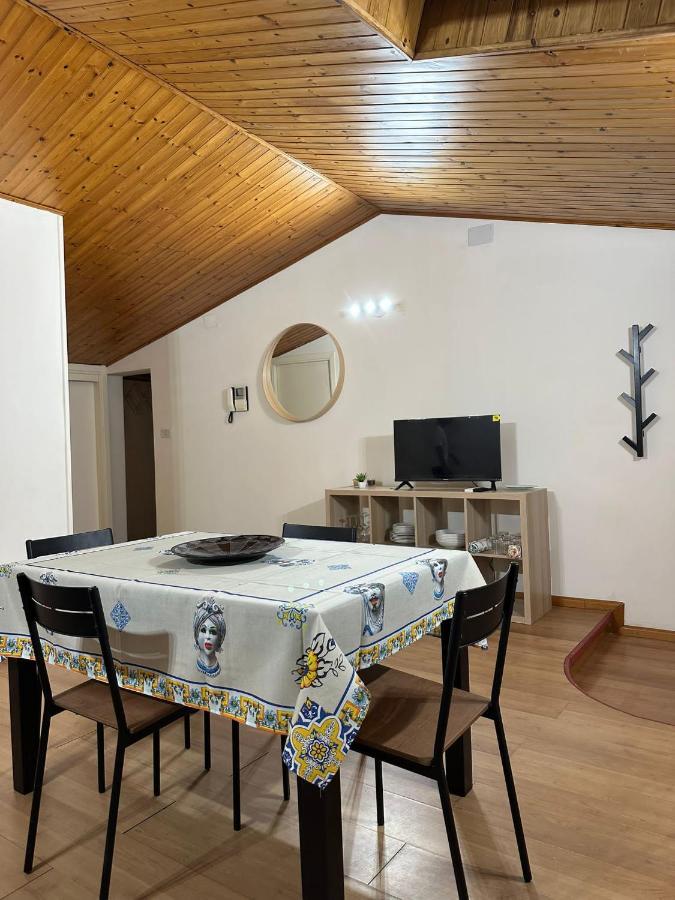Ferienwohnung La Mansarda Di Melo CTA Exterior foto